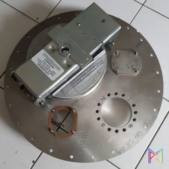 Emco Wheaton Manhole Cover Manlid 20 Inch LH Assy 70/20 With LOCK F0512538 UK